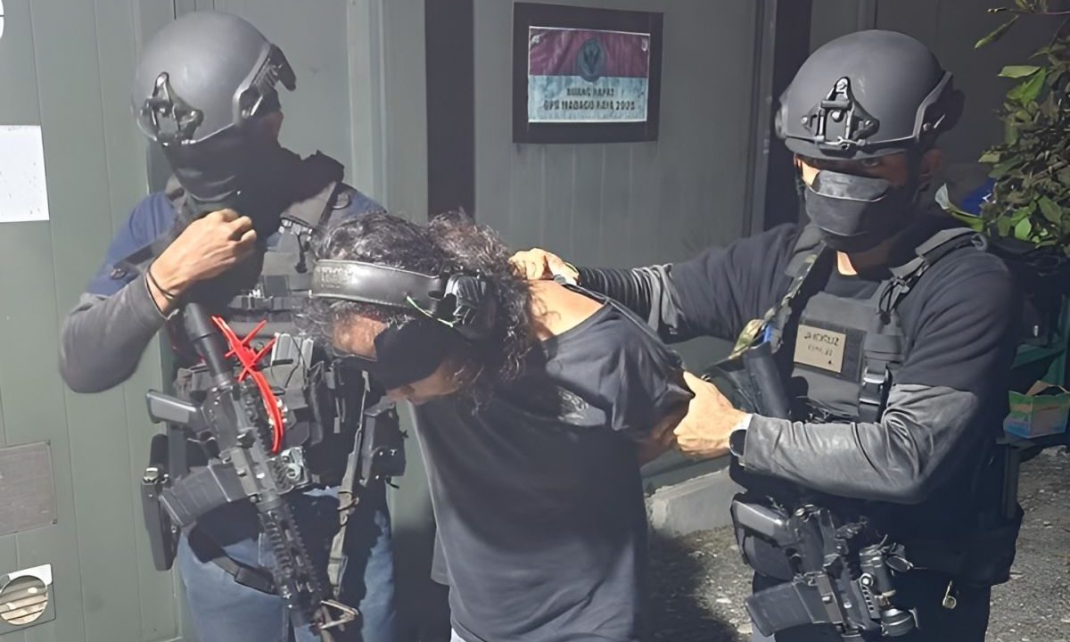 Densus 88 tangkap 12 tersangka terorisme di enam provinsi