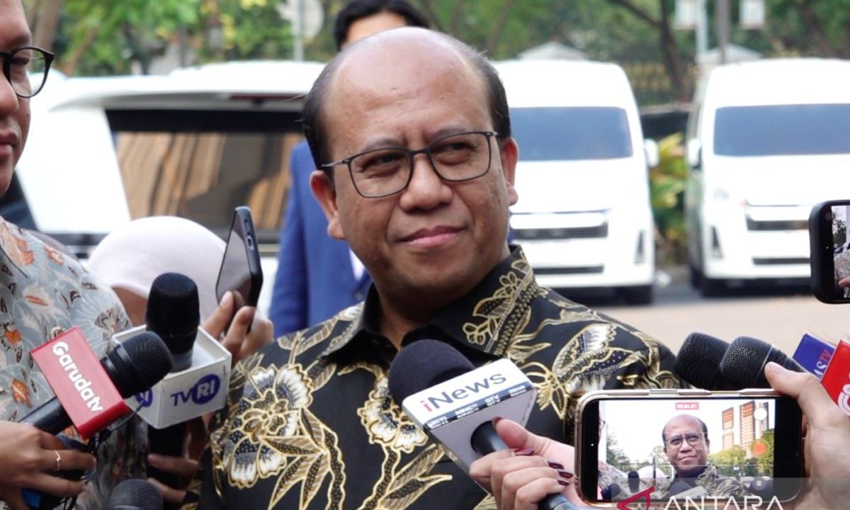 Kemarin ekonomi, Dirut PLN diganti sampai sertifikat halal UMKM gratis