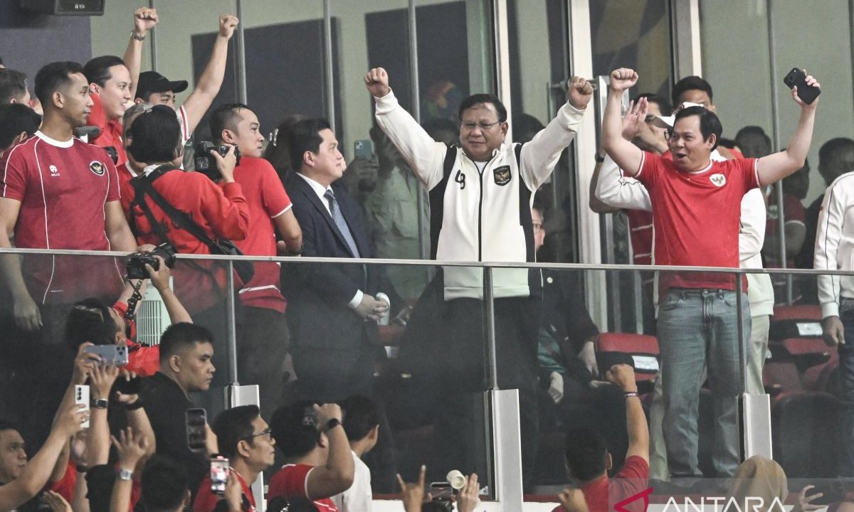 Prabowo rayakan kemenangan Indonesia atas Thailand di FIFA ASEAN Cup