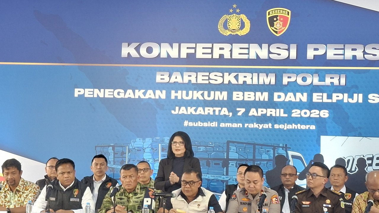 Historic Moment: Bareskrim Sita Komputer, Paspor hingga Uang Rp8,5 M, Bongkar Jejak Judol Jaringan Internasional