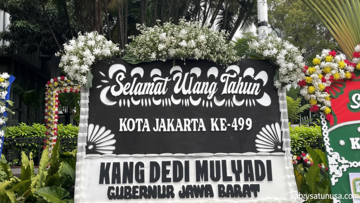 New Policy: Tampil Beda di Tengah Perayaan HUT Jakarta, Karangan Bunga Hitam Dedi Mulyadi Menarik Perhatian