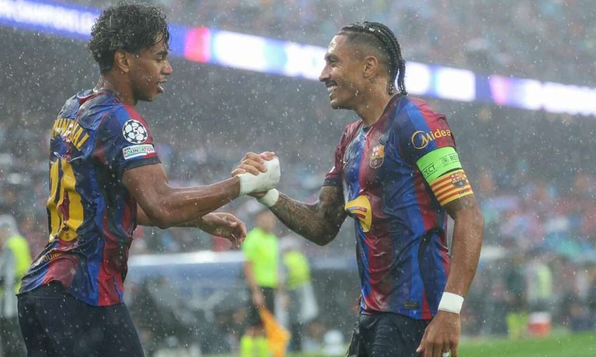 Raphinha dua gol, Barcelona pesta gol 5-1 atas Feyenoord di Camp Nou