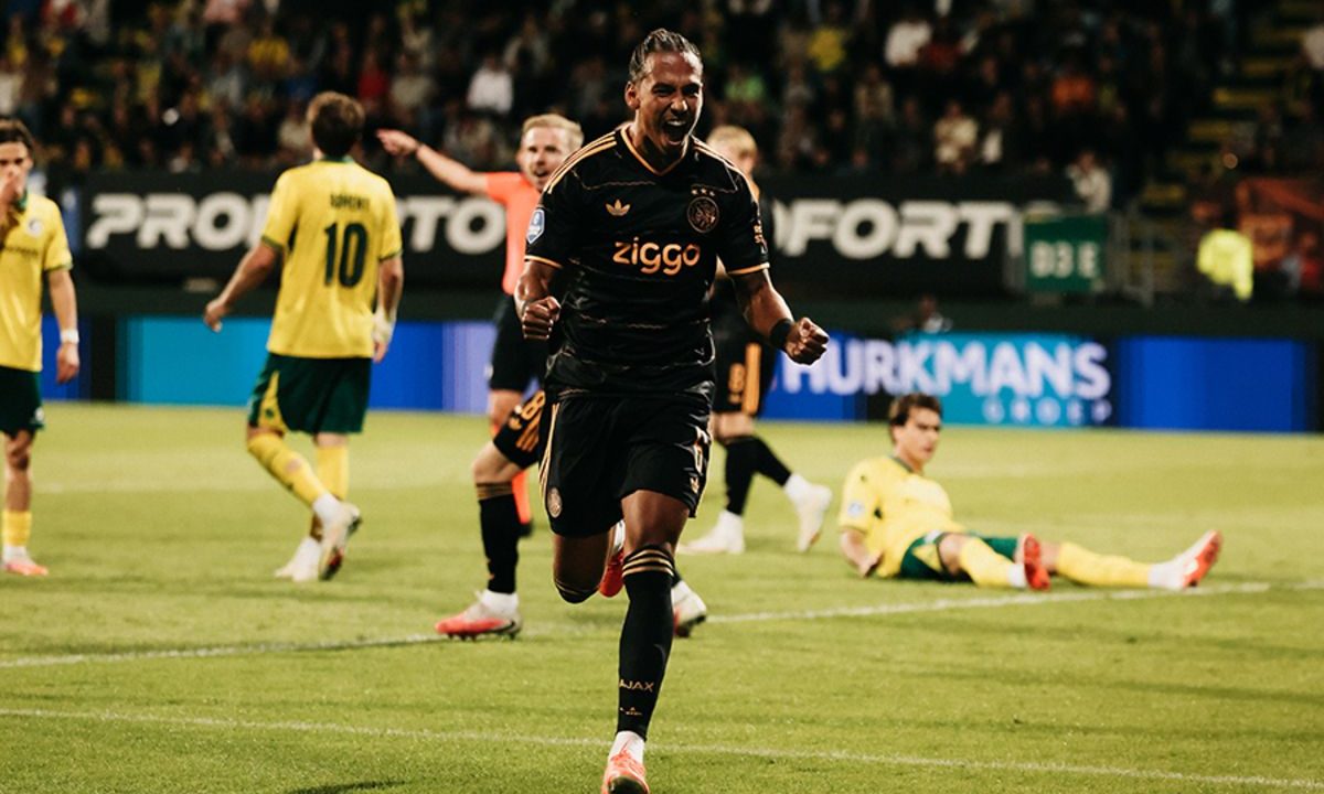 Dean James imbang dengan Eagles, Hubner dan Romeny kalah 1-5 dari Ajax