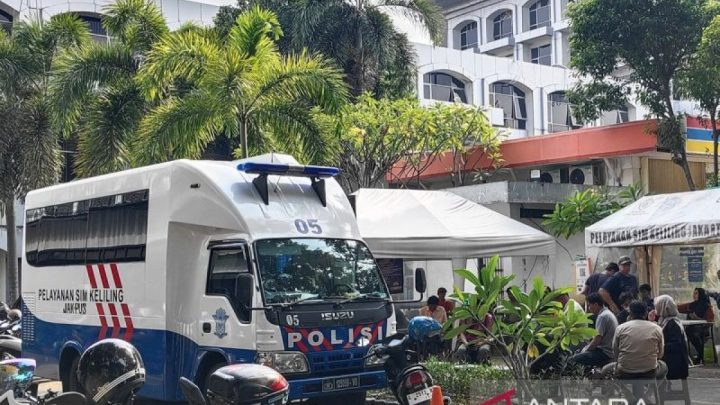 Layanan SIM Keliling tersedia di lima lokasi Jakarta pada Selasa