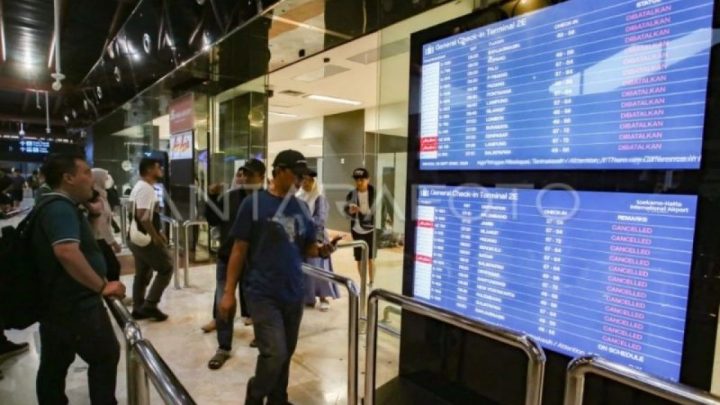 51 penerbangan di Kualanamu alami penyesuaian akibat abu vulkanik GAK