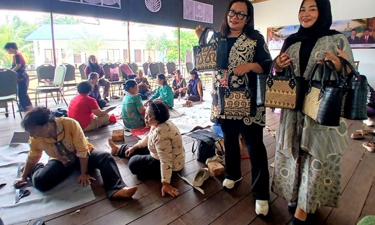 Pemkab Barito Utara minta perajin rotan ciptakan produk bernilai jual