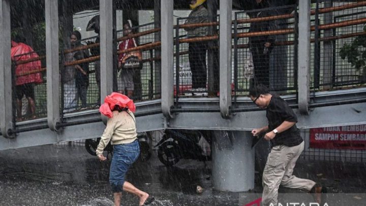 Jakarta diperkirakan hujan pada Rabu sore hingga malam