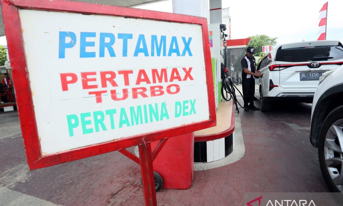 Ekonom: Kenaikan harga minyak dunia beri beban kompensasi subsidi BBM