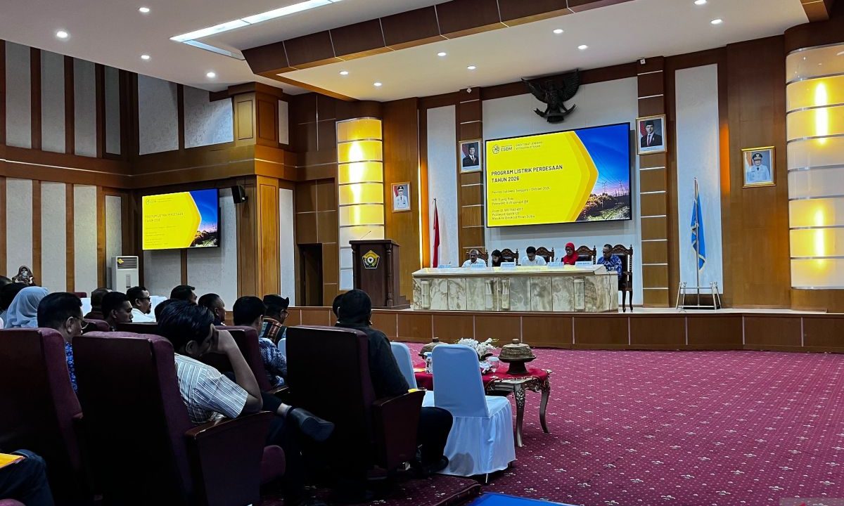 ESDM siapkan PLTS komunal untuk desa terisolasi di Sultra